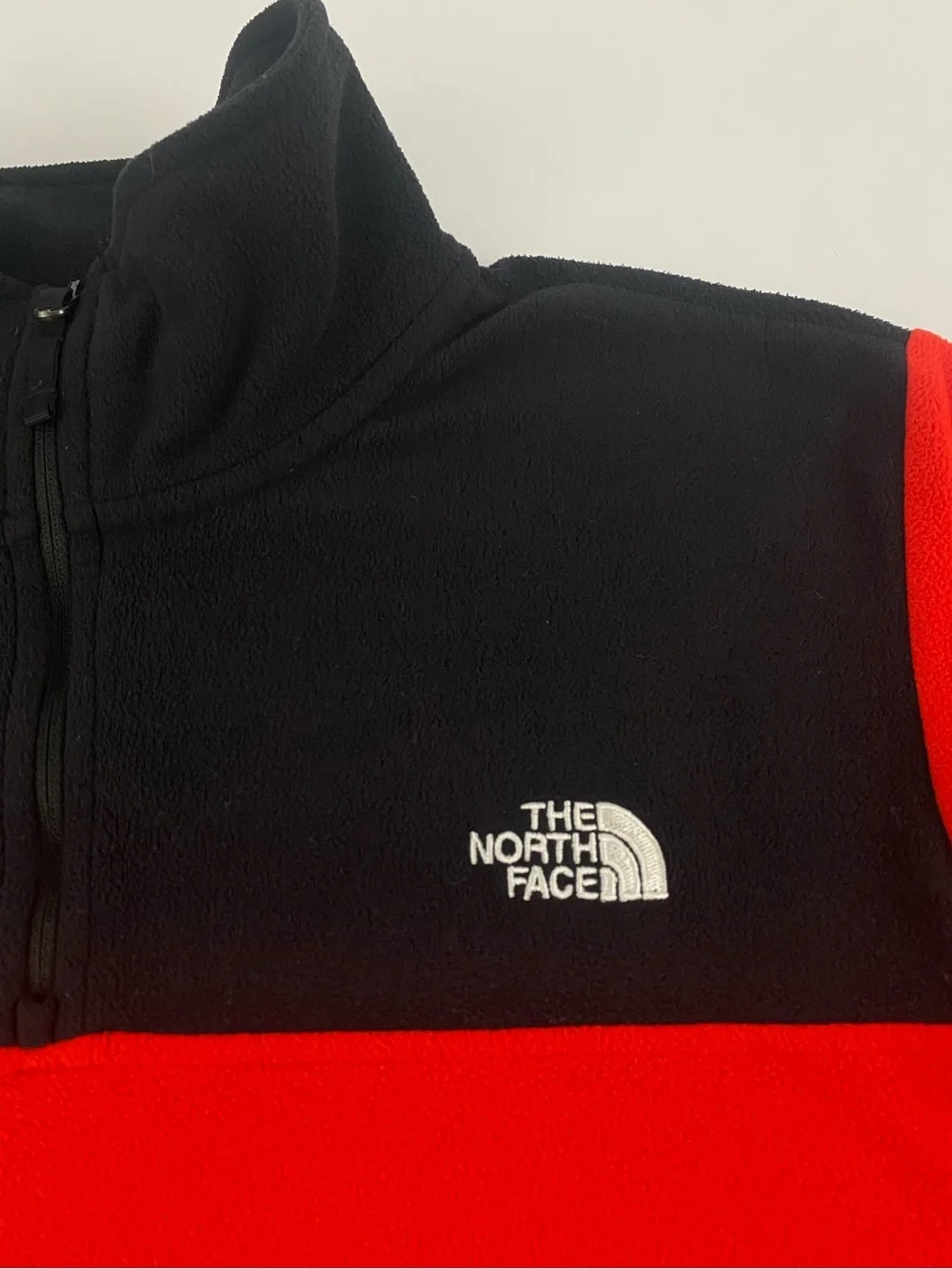 The North Face Men’s Fleece Men’s Medium Black & Red